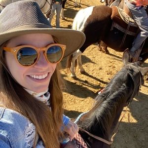 Meet your Posher, Maria